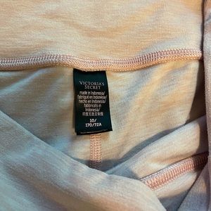 victoria’s secret pink leggings with pockets